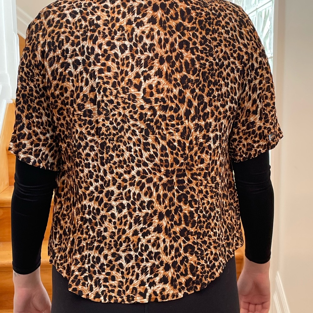 Leopard Print Short Sleeve Top
